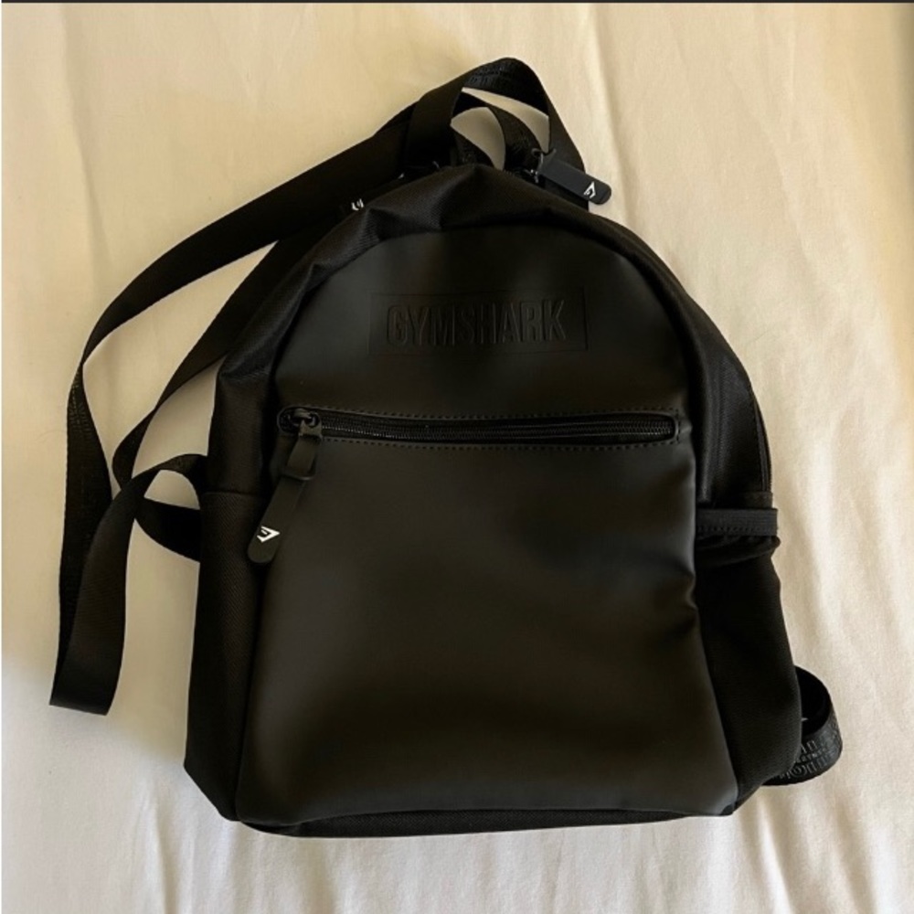 NWOT GYMSHARK Everyday black
mini backpack